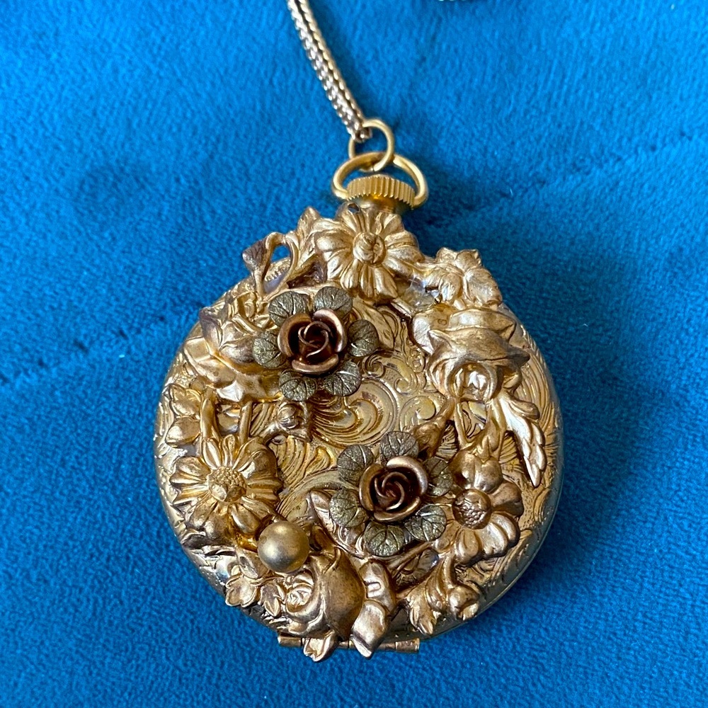 SOLD Vintage Ornate Brass Floral Round Locket Pendant Necklace Relief & Repoussé - Picture 4 of 9